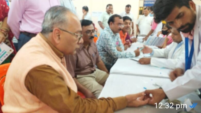 मुक्त विश्वविद्यालय में स्वास्थ्य परीक्षण शिविर का सफल आयोजन