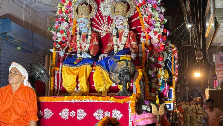 बाजे-गाजे ध्वज पताका आकर्षक चौकियों संग निकली पजावा रामलीला कमेटी की राम बारात