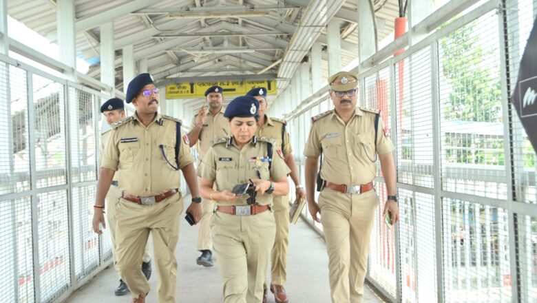 प्रधान मुख्य सुरक्षा आयुक्त प्रयागराज के द्वारा रेलवे सुरक्षा बल पोस्ट नैनी का विस्तृत निरीक्षण 