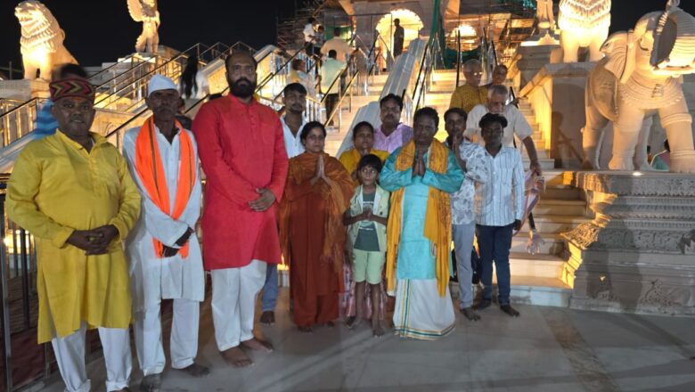 मूलवंशज डॉ०बी०के०कश्यप “निषाद”ने सपरिवार किये अयोध्या में श्री राम के दर्शन