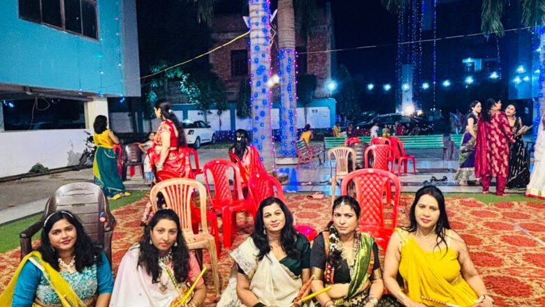 दुर्गापूजा पर गरबा-डांडिया का धमाल