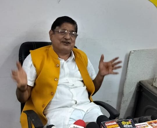 प्रयागराज में एम्स और बड़े उद्योग लगे हरिकेश शुक्ला