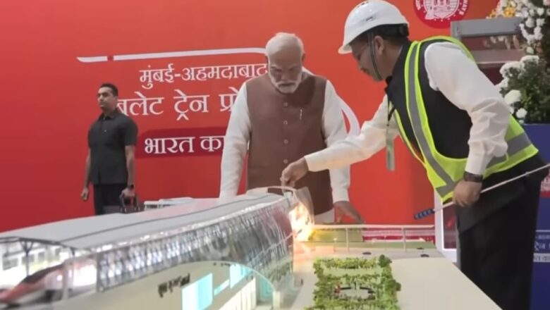 पीएम मोदी ने गुजरात के सूरत में निर्माणाधीन बुलेट ट्रेन स्टेशन का दौरा किया