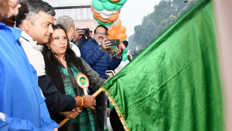 40 वीं इंदिरा मैराथन के पुरुष वर्ग मे सेना के दीप कुमार महिला वर्ग में हरियाणा की रेनू बनी चैमपियन