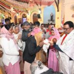 प्रार्थना, प्रकाश और प्रेम का उत्सव: होली ट्रिनिटी चर्च में श्रद्धा के साथ मना क्रिसमस