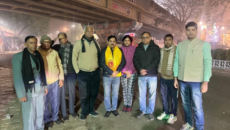 लायंस क्लब इलाहाबाद अरुणिमा के द्वारा कड़कड़ाती ठंड में जरूरत मंदों को बाँटे गए कम्बल