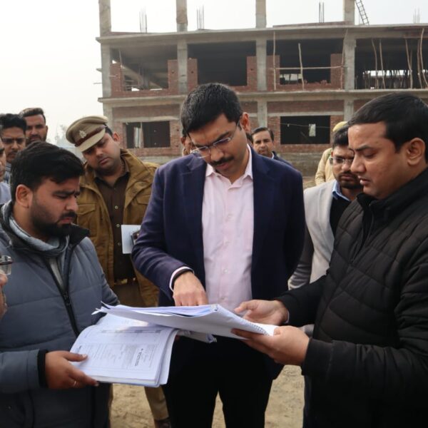District Magistrate Inspects Siddhpeeth Maa Shakambhari Devi Dham Area; Reviews Quality and Timely Execution of Construction Works