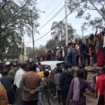 मुट्ठीगंज गऊघाट पर बड़ा हादसा टला, मिर्गी का दौरा पड़ते ही 10 फीट नीचे मछली मंडी में जा गिरी कार