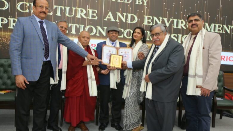 वरिष्ठ समाजसेवी ऋषि अग्रवाल को वर्ल्ड कल्चर एंड एनवायरमेंट प्रोटेक्शन कमीशन के द्वारा मिला सम्मान