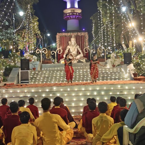 परमार्थ त्रिवेणी पुष्प, प्रयागराज में महाशिवरात्रि के दिव्य अवसर पर रूद्राभिषेक का आयोेजन