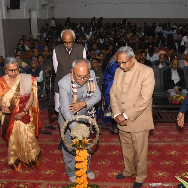 गौरवशाली विरासत के 76 वर्ष: चौधरी महादेव प्रसाद महाविद्यालय के संस्थापक दिवस समारोह का भव्य आयोजन