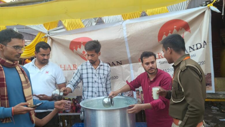 रुद्राभिषेक के बाद ठंडई का हुआ वितरण