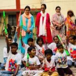 वात्सल्य सेवा समिति ने मनाई प्रेम पूर्वक होली, बच्चों को बाँटे उपहार 