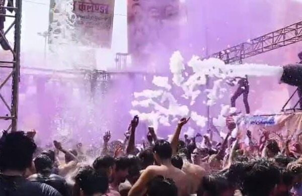 जॉनसेनगंज में डिजिटल होली बनी आकर्षण का केन्द्र