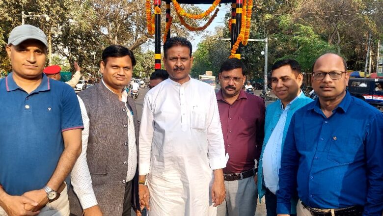 रोटरी प्रयागराज संगम क्लब के द्वारा स्थानांतरित किए जाने योग्य छोटे साइड गोल चौराहे का किया गया लोकार्पण