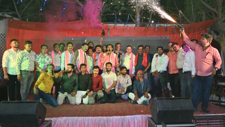 प्रयागराज फोटोग्राफर समूह ने धूमधाम से मनाया होली मिलन समारोह
