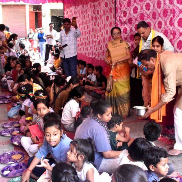 महापौर ने कन्या पूजन कर सशक्त कन्या बनने की दी प्रेरणा