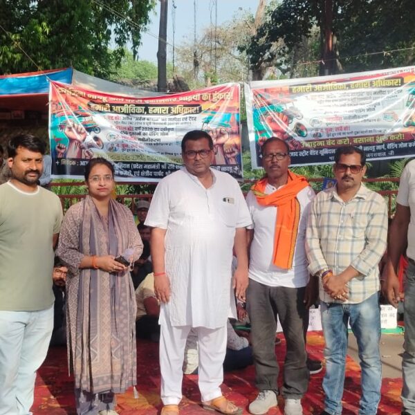 नगर निगम के तानाशाही रवैये के खिलाफ व्यापारियों का हल्लाबोल, दूसरे दिन भी जारी रहा धरना