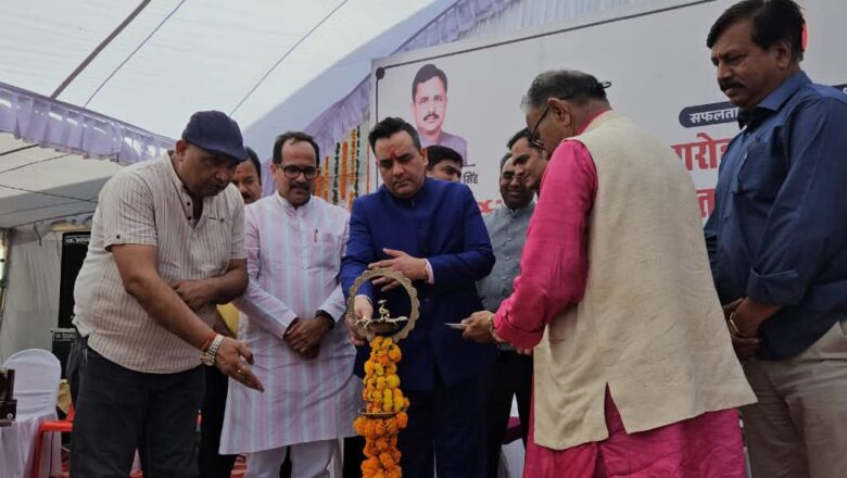 यश भारती सम्मान से सम्मानित स्वर्गीय कैलाश गौतम स्मृति पुस्तकालय का हुआ लोकार्पण