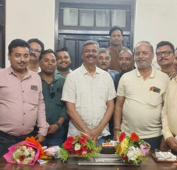 मीडिया क्लब व हाई कोर्ट बार ने धूमधाम से मनाया राकेश पांडे ‘बबुआ’ का जन्मदिवस