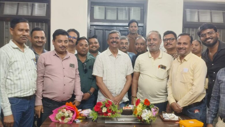 मीडिया क्लब व हाई कोर्ट बार ने धूमधाम से मनाया राकेश पांडे ‘बबुआ’ का जन्मदिवस