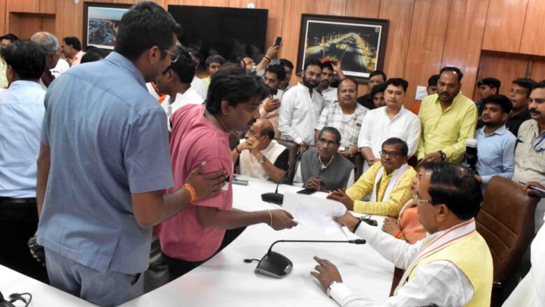 2027 में अखिलेश यादव चारों खाने चित्त नजर आएंगे और सैफई प्रस्थान कर जाएंगे: डिप्टी सीएम