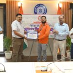 महाप्रबन्धक  नरेश पाल सिंह ने 10 रेल कर्मचारियों को किया पुरस्कृत