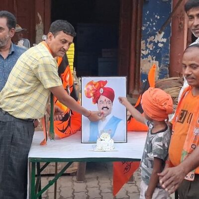 भाजपाइयों ने दी उप मुख्यमंत्री केशव प्रसाद मौर्य को 57 वें जन्मदिन की बधाई