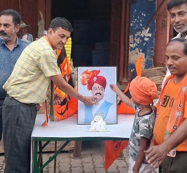 भाजपाइयों ने दी उप मुख्यमंत्री केशव प्रसाद मौर्य को 57 वें जन्मदिन की बधाई