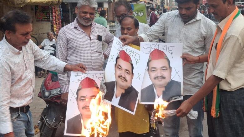 सपाइयों की मानसिकता सिर्फ कीचड उछालना रह गया जिसका जवाब जनता कमल खिलाकर देगी-राजेश केसरवानी