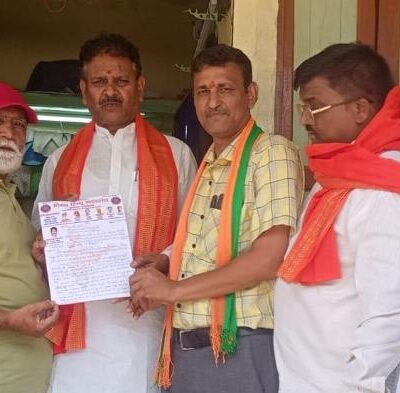 महापौर को दिया गया ज्ञापन चौक क्षेत्र को वंदे मातरम् चौक घोषित किया जाए