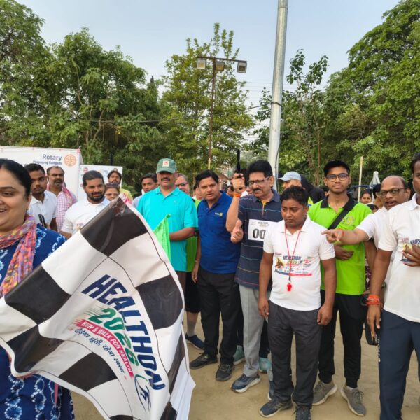 स्वास्थ्य के लिए दौड़ा झूंसी,हेल्थॉन 2026 में सैकड़ों लोगों ने लिया उत्साहपूर्वक भाग