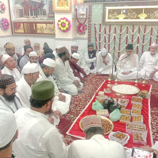दरबार-ए-सफ़वी में 39वां सालाना उर्स रूहानी माहौल में हुआ मुकम्मल