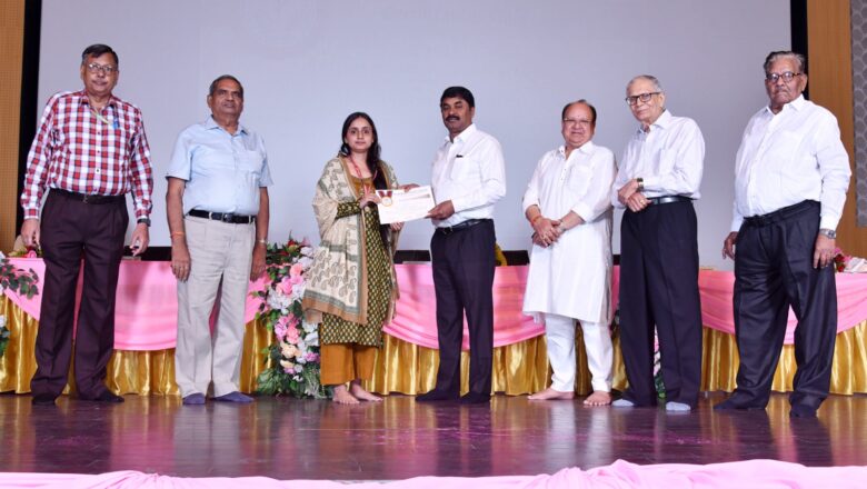 इलाहाबाद डिग्री कॉलेज वार्षिक समारोह एवं मेधावी विद्यार्थियों के अलंकरण समारोह-2026 का हुआ भव्य आयोजन 