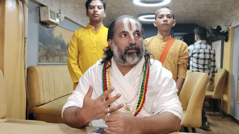 विदेशी काकरोचों ने नहीं महापुरुषों ने देश को बढाया : स्वामी शाडिल्य महराज