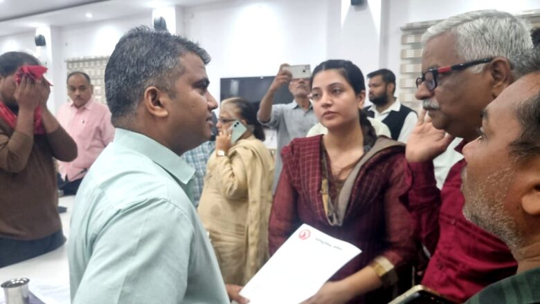 पत्रकारों की सुरक्षा होगी-मनीष वर्मा  पत्रकारों पर बढ़ते हमलों और धमकियों पर जताई चिंता, सुरक्षा के लिए सख्त व्यवस्था की मांग