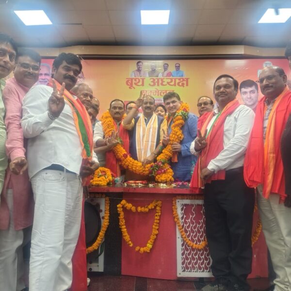 बूथ सम्मेलन में 2027 का रोडमैप तैयार  भाजपा प्रयागराज महानगर के शहर उत्तरी दक्षिणी एवं शहर पश्चिमी विधानसभा का बूथ सम्मेलन का हुआ आयोजन