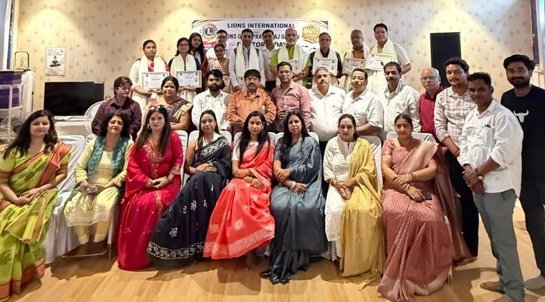 डॉक्टर्स डे पर लायंस क्लब प्रयागराज गौरव द्वारा चिकित्सकों का भव्य सम्मान