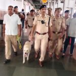 स्वतंत्रता दिवस के दृष्टिगत प्रयागराज जंक्शन पर RPF, GRP एवं डॉग स्क्वाड द्वारा सघन सुरक्षा चेकिंग