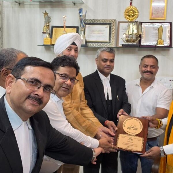 डॉ. ठाकुर उदय प्रताप सिंह खेल क्षेत्र में विशिष्ट योगदान के लिए सम्मानित