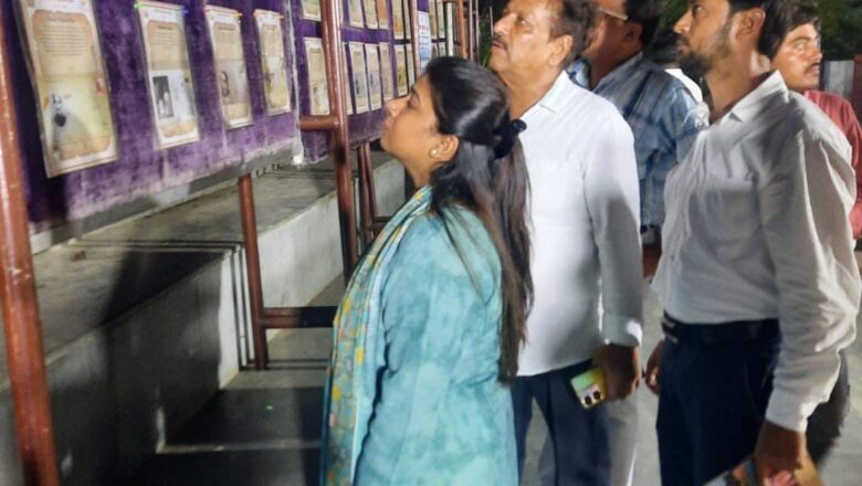 आजादी के गुमनाम नायकों’ पर नगर के फिलेटलिस्ट एम. गुलरेज की डाक टिकट प्रदर्शनी