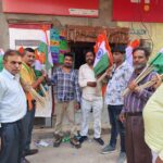 वृहद स्तर पर चलाया गया घर घर तिरंगा झंडा वितरण अभियान