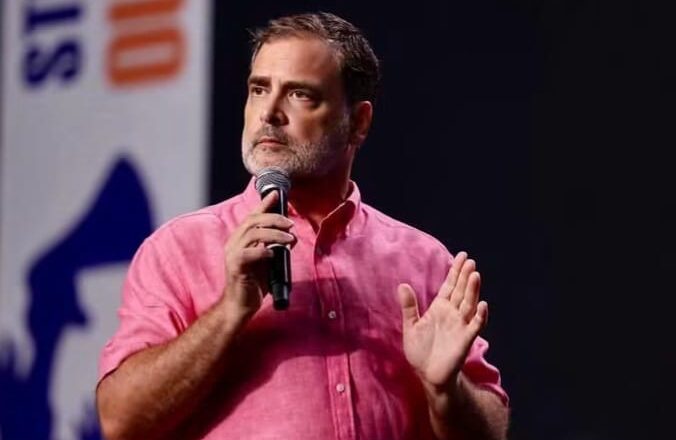 कांग्रेस नेता राहुल गांधी ने के पी कॉलेज मैदान पर ‘ छात्रों की गूंज’ कार्यक्रम में युवाओं से किया संवाद, सरकार को लिया आड़े हाथ