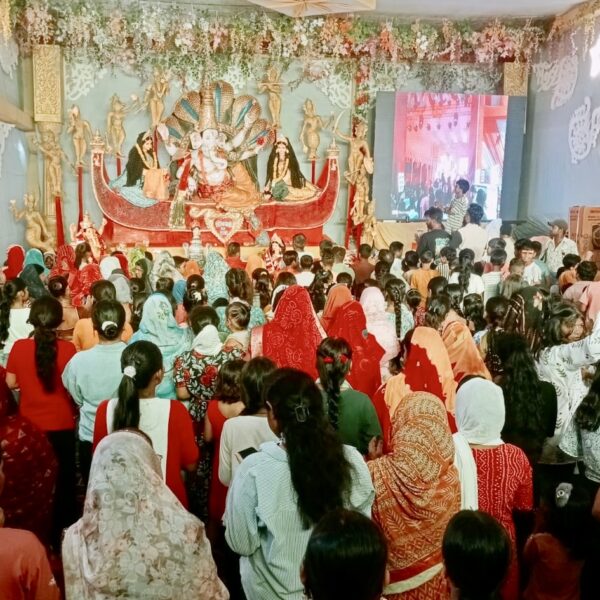 मलाकराज स्थित ‘ शिव पार्क के राजा ‘  गणेश पंडाल में आरती पूजन