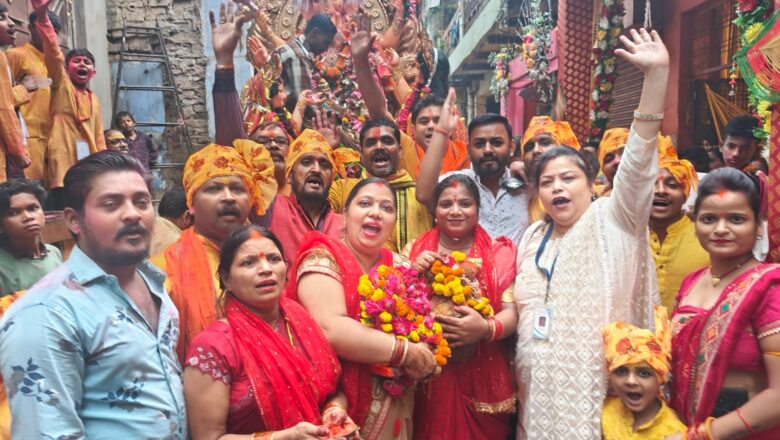 गणपति बप्पा को भावपूर्ण दी गई विदाई, जयकारों से गुंजा पत्थर गली,नखास कोहना*