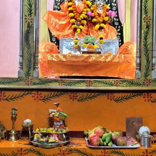 श्री कृष्ण छठी पर्व पर लगा भगवान श्री कृष्ण को 56 प्रकार के व्यंजनों का भोग