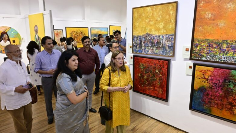 ‘NEPATHYA KE RANG’ – The Colours Behind the Curtain-An artistic exploration of the unseen dimensions of Varanasi