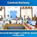 *General Manager presents Safety Award to 9 employees of Central Railway*