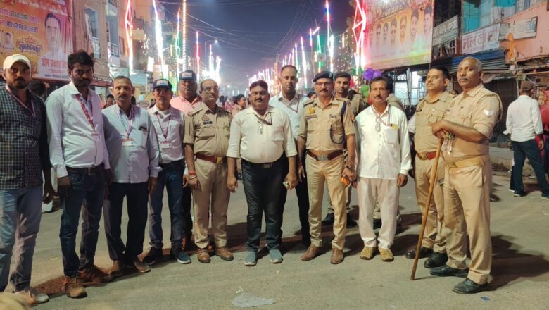 कोरांव में मां जगदंबा के दर्शन को उमड़ा जनसैलाब, भव्य झांकियों के बीच गूंजे जयकारे