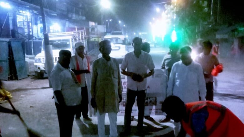 शारदीय नवरात्र से पहले कोरांव में सफाई अभियान तेज, चेयरमैन ने किया औचक निरीक्षण